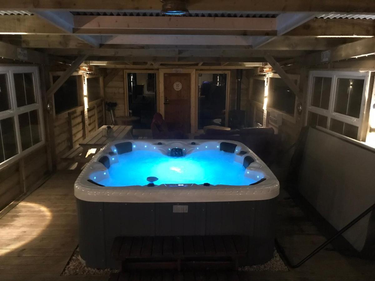 Sleeps 12 Hot Tub Sauna Cinema Pets Welcome Enniskillen Exterior photo