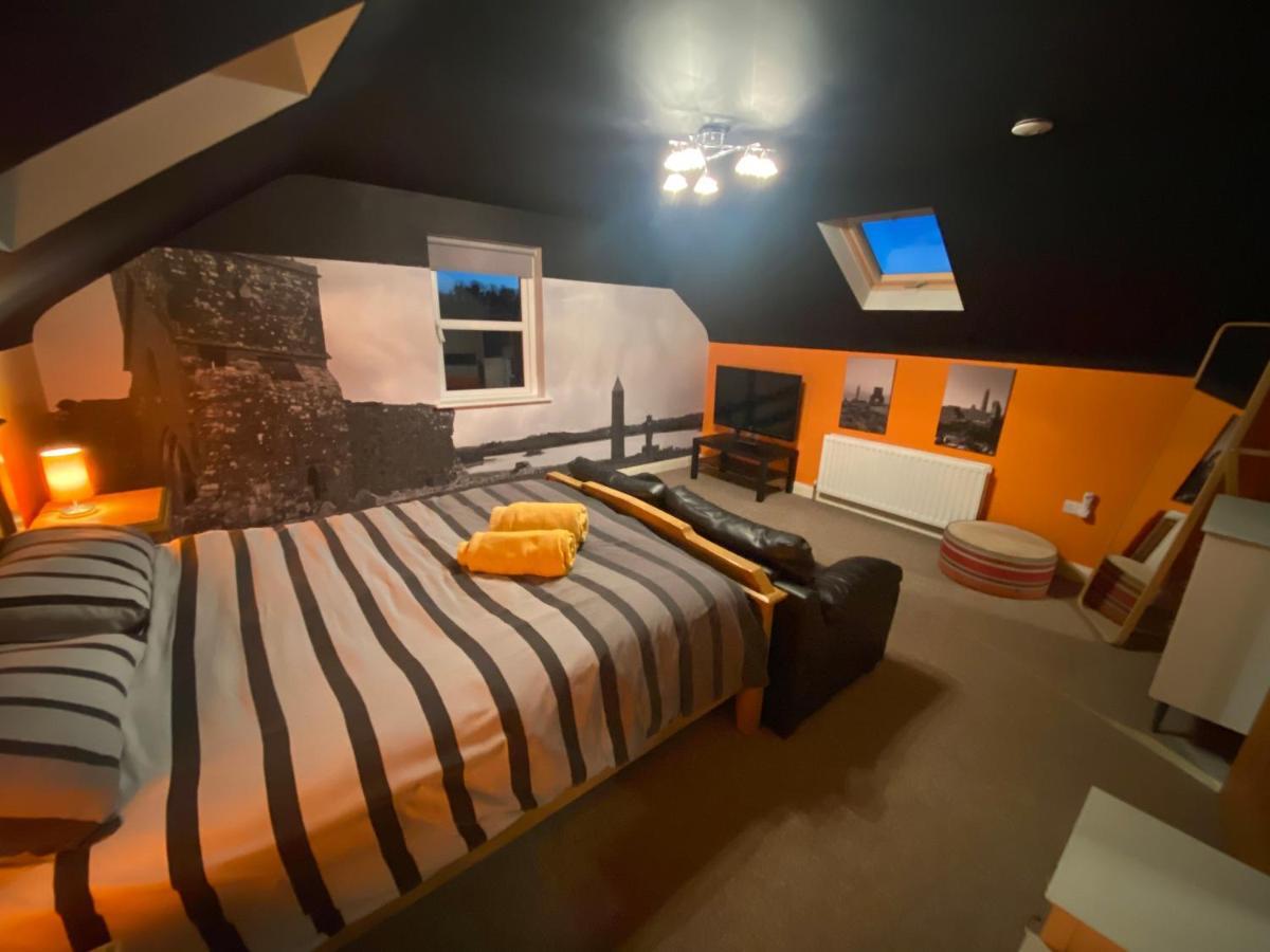Sleeps 12 Hot Tub Sauna Cinema Pets Welcome Enniskillen Exterior photo